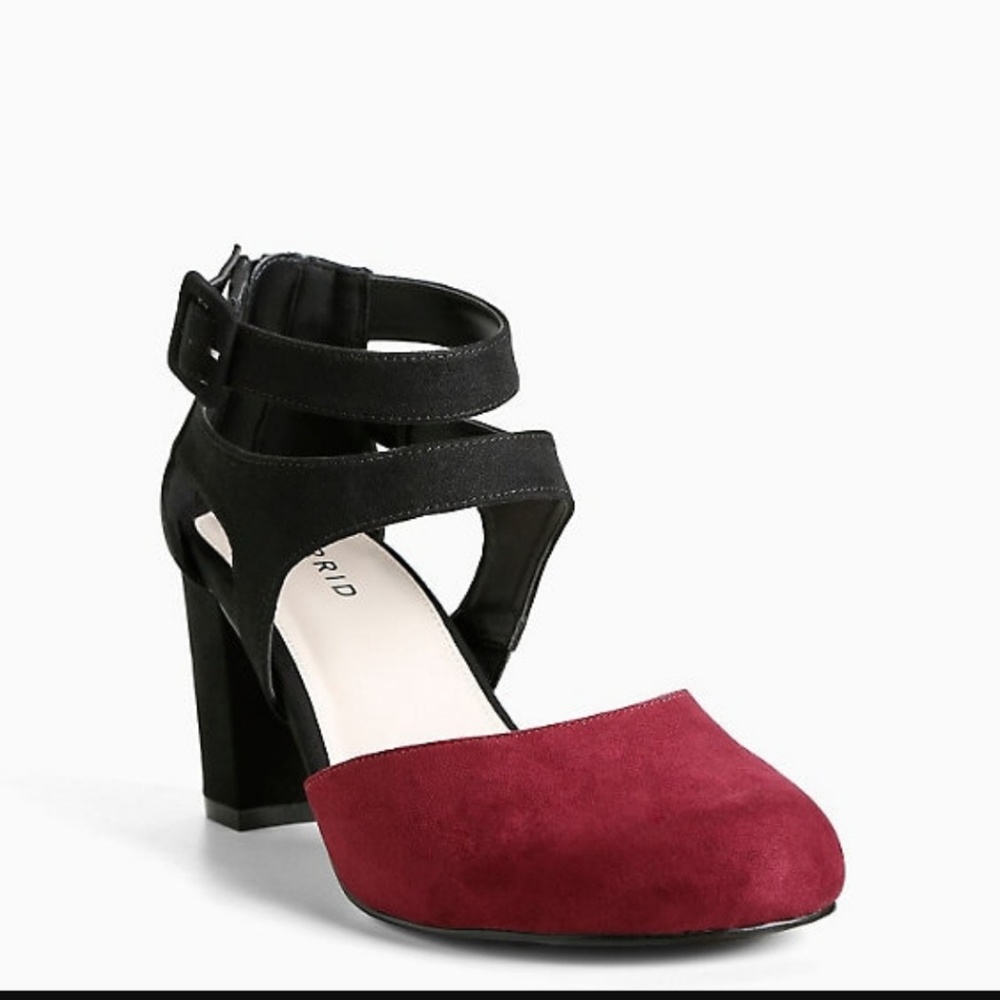 NWT Torrid Maroon and Black Buckle Heels